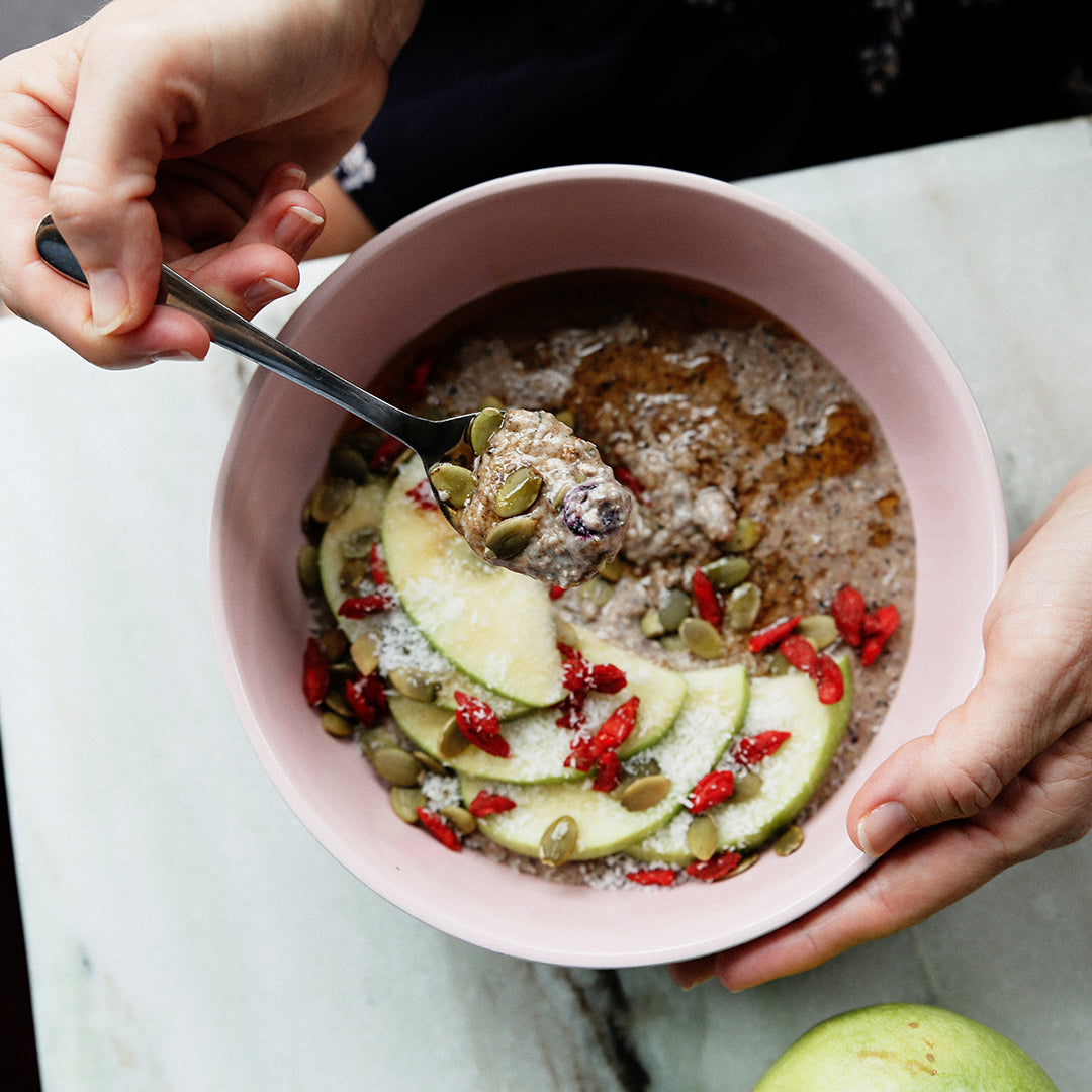 low carb breakfast bowl with flax and chia